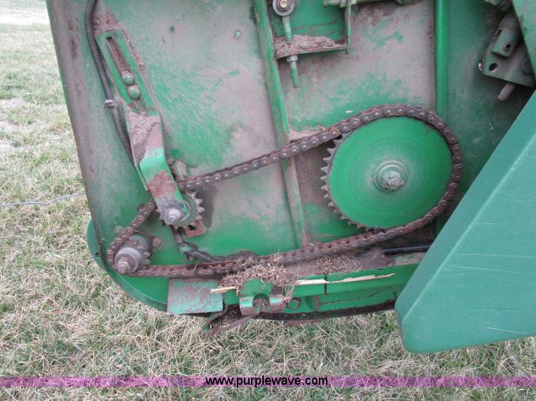 image for item D2379 1998 John Deere 925 platform flex head