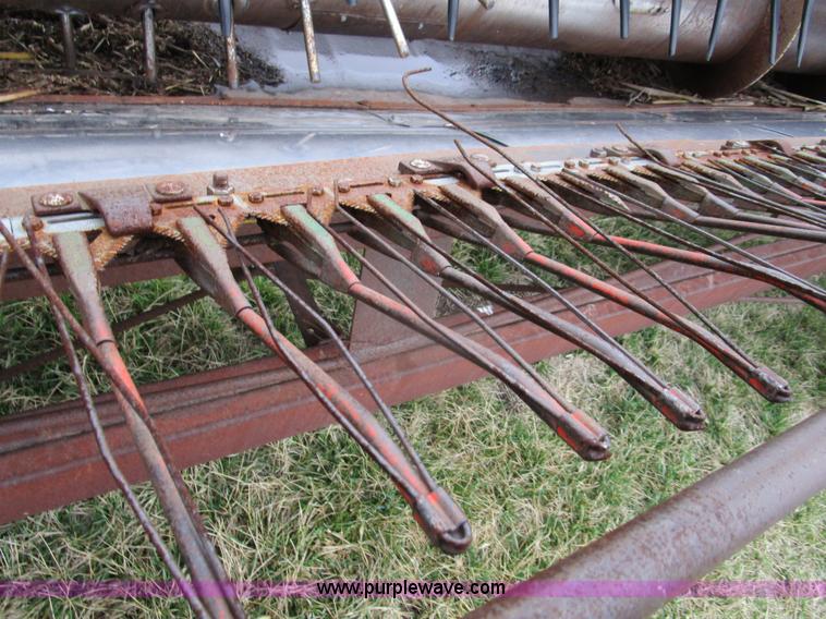 image for item D2379 1998 John Deere 925 platform flex head