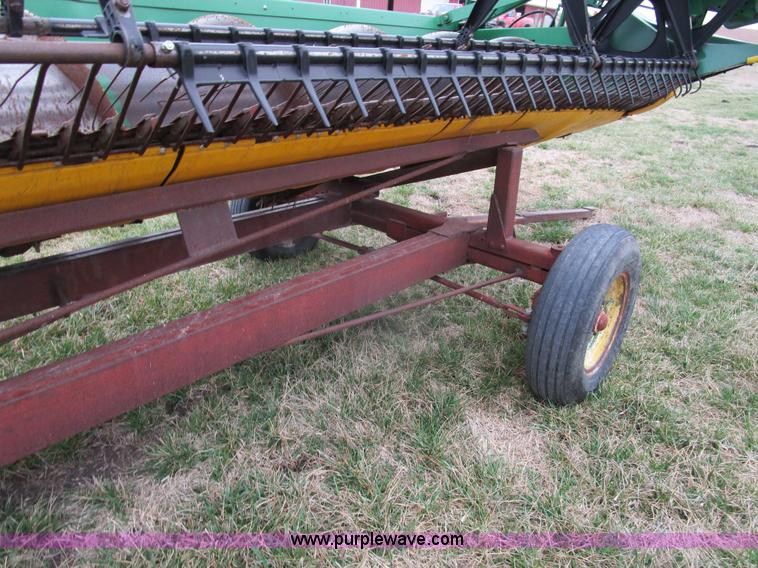 image for item D2379 1998 John Deere 925 platform flex head