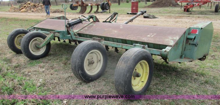 image for item D2386 John Deere 27 flail mower