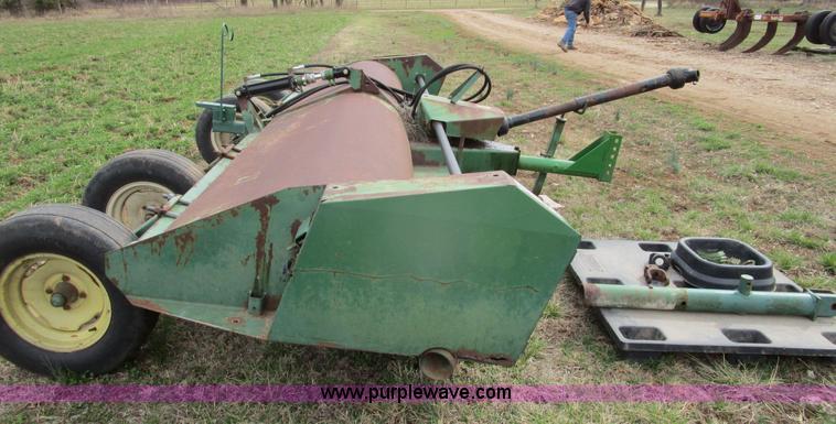 image for item D2386 John Deere 27 flail mower
