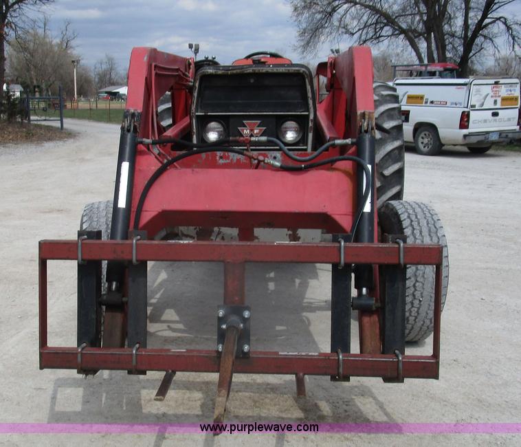 image for item D2390 Massey-Ferguson 285 tractor