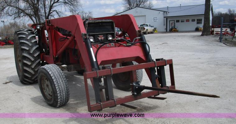 image for item D2390 Massey-Ferguson 285 tractor