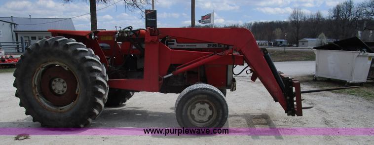 image for item D2390 Massey-Ferguson 285 tractor