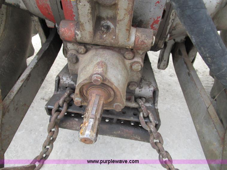 image for item D2390 Massey-Ferguson 285 tractor