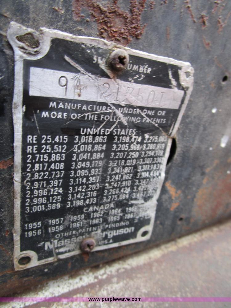 image for item D2390 Massey-Ferguson 285 tractor