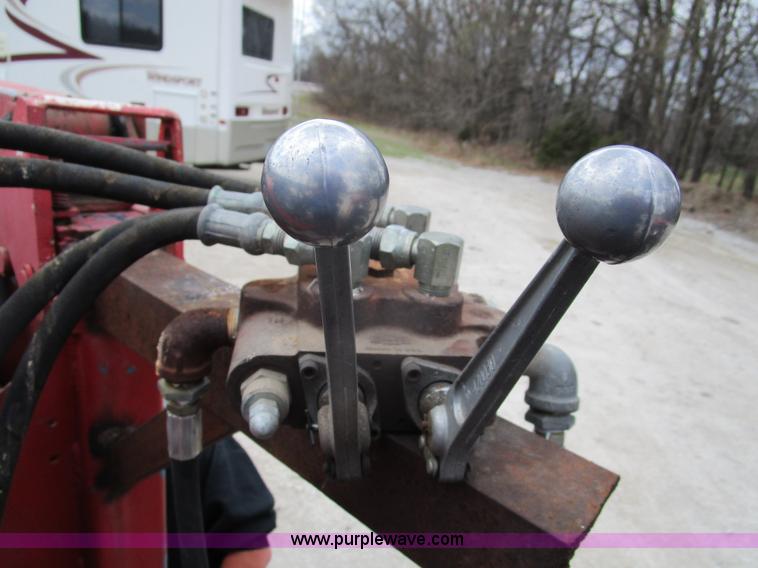 image for item D2390 Massey-Ferguson 285 tractor