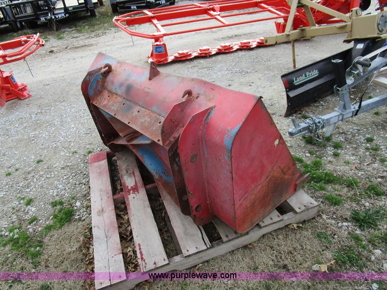 image for item D2390 Massey-Ferguson 285 tractor