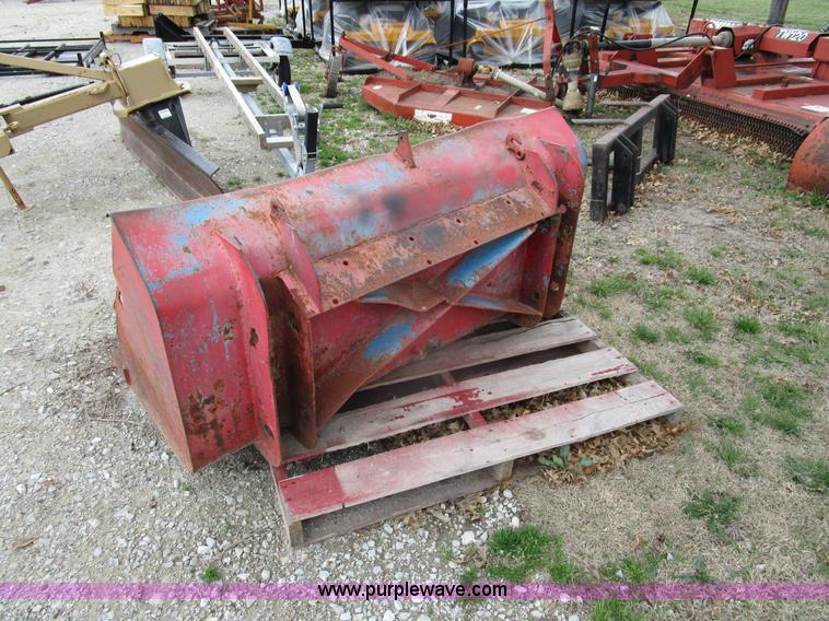 image for item D2390 Massey-Ferguson 285 tractor