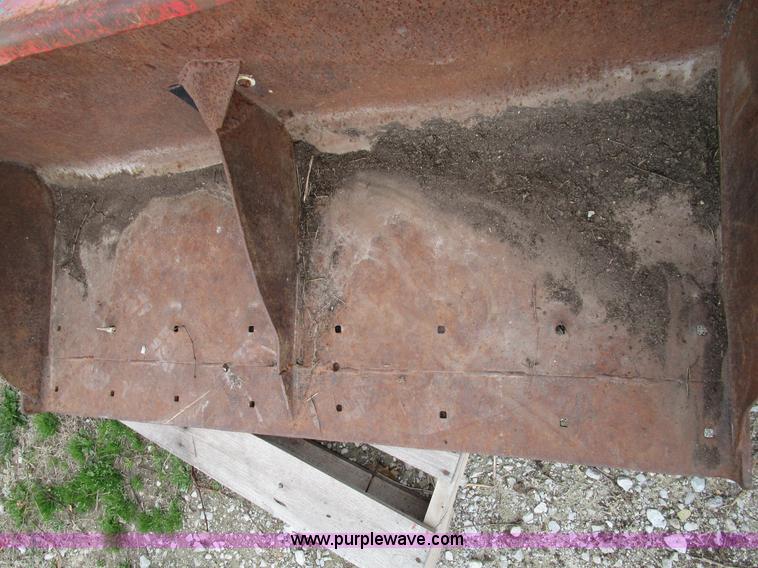 image for item D2390 Massey-Ferguson 285 tractor