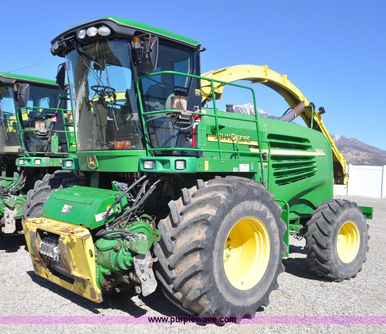 image for item F2266 2006 John Deere 7800 forage harvester