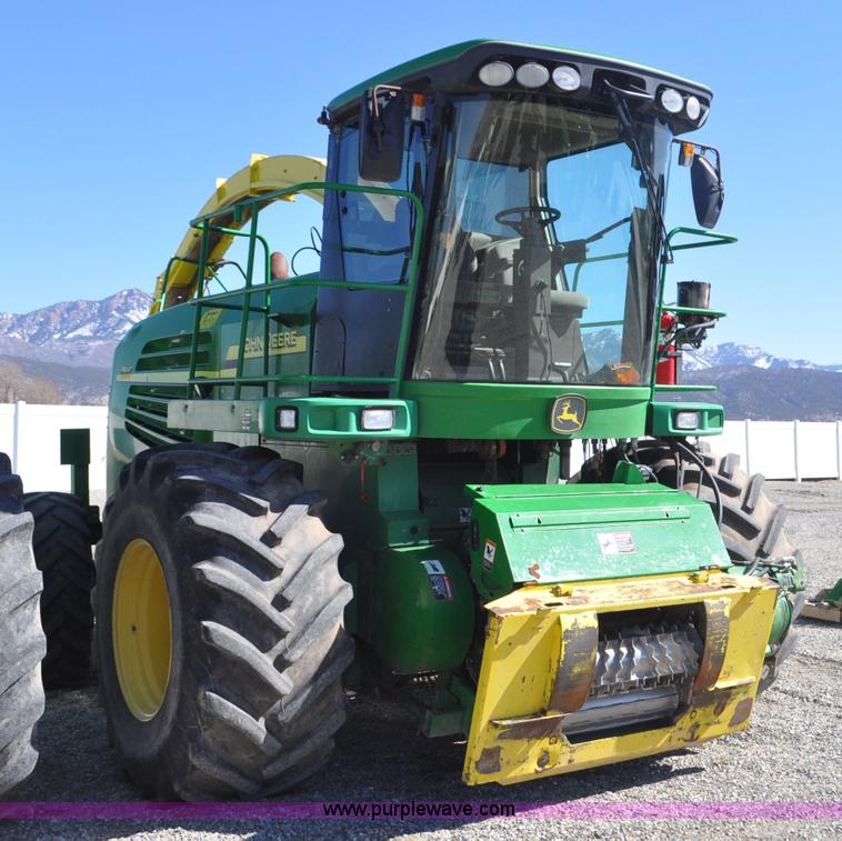 image for item F2266 2006 John Deere 7800 forage harvester