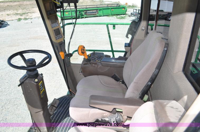 image for item F2266 2006 John Deere 7800 forage harvester