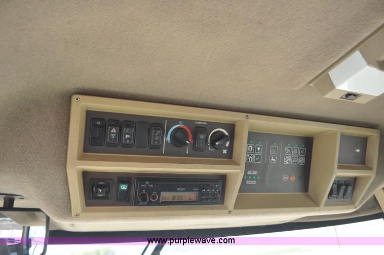 image for item F2266 2006 John Deere 7800 forage harvester