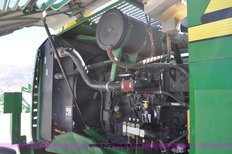 image for item F2266 2006 John Deere 7800 forage harvester