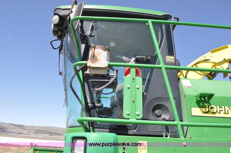 image for item F2266 2006 John Deere 7800 forage harvester