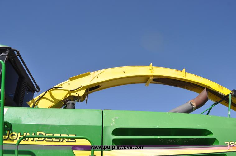image for item F2266 2006 John Deere 7800 forage harvester