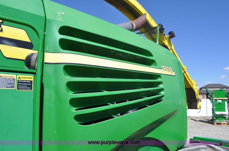 image for item F2266 2006 John Deere 7800 forage harvester