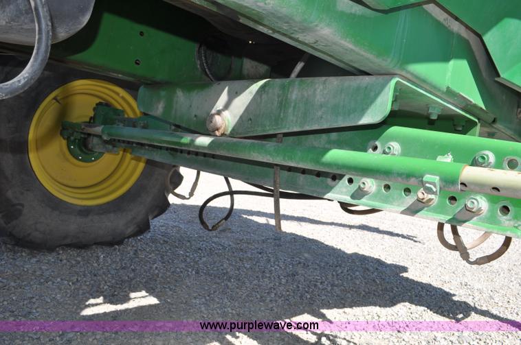 image for item F2266 2006 John Deere 7800 forage harvester