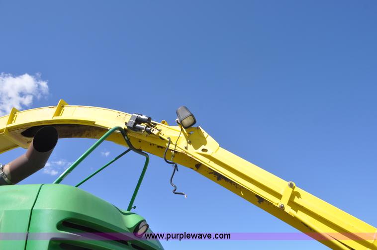 image for item F2266 2006 John Deere 7800 forage harvester