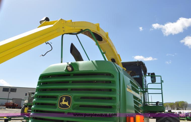 image for item F2266 2006 John Deere 7800 forage harvester