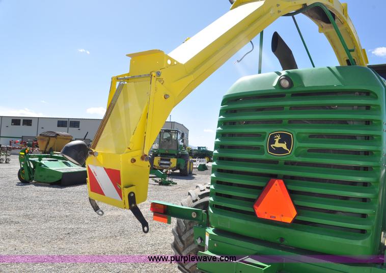 image for item F2266 2006 John Deere 7800 forage harvester