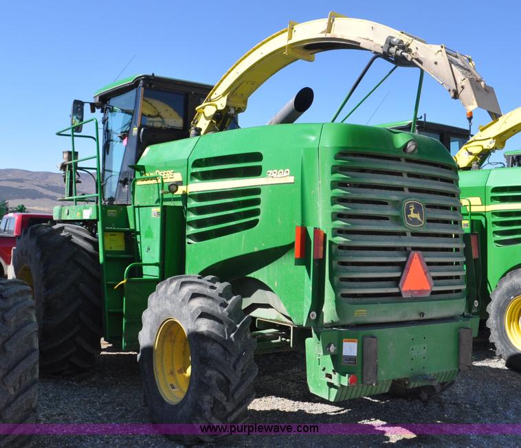 image for item F2267 2007 John Deere 7800 forage harvester