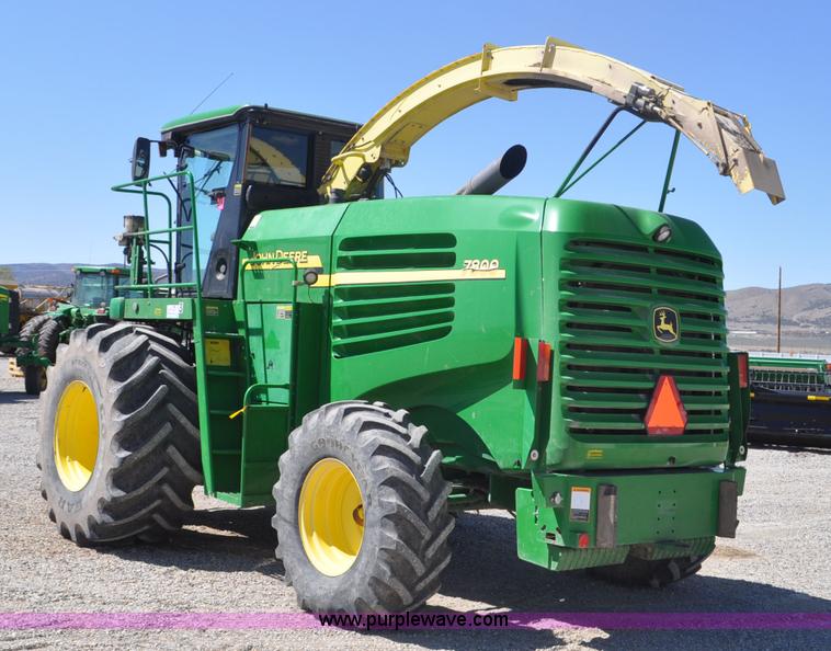 image for item F2267 2007 John Deere 7800 forage harvester