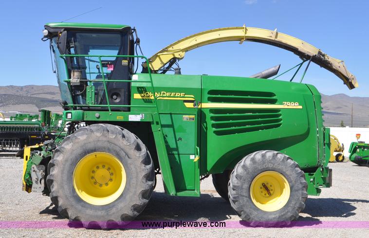 image for item F2267 2007 John Deere 7800 forage harvester