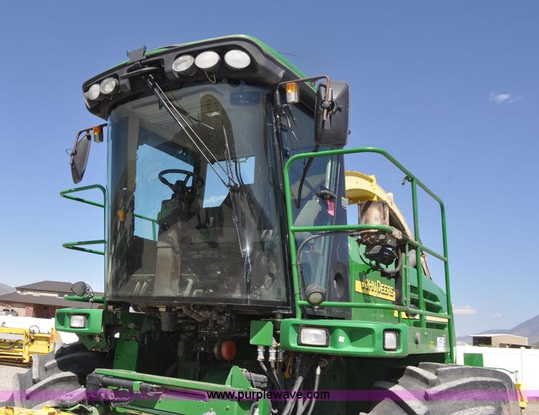 image for item F2267 2007 John Deere 7800 forage harvester