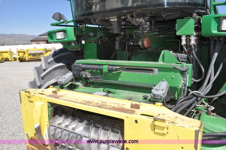 image for item F2267 2007 John Deere 7800 forage harvester