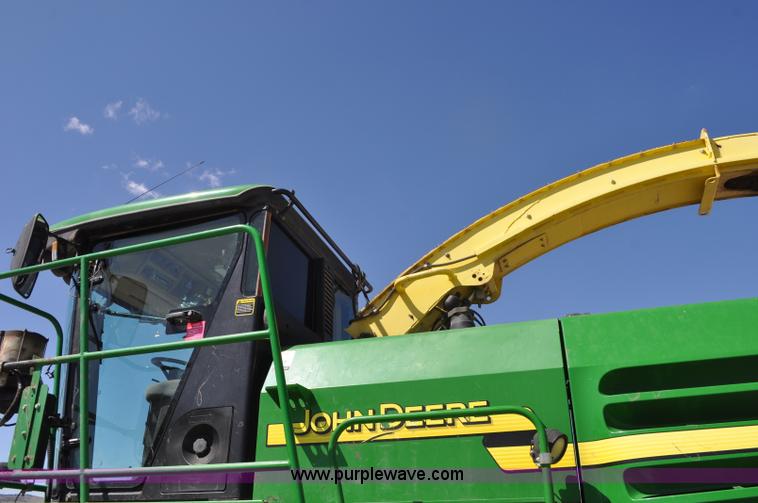 image for item F2267 2007 John Deere 7800 forage harvester