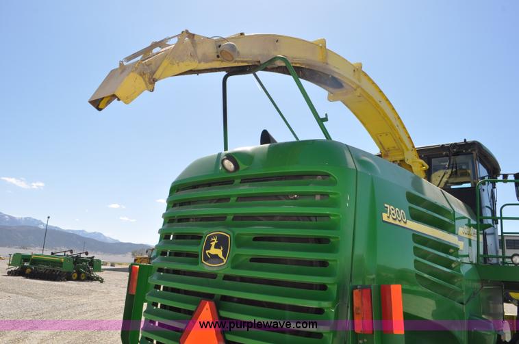image for item F2267 2007 John Deere 7800 forage harvester