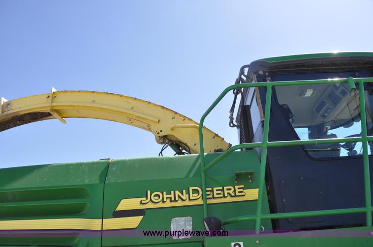 image for item F2267 2007 John Deere 7800 forage harvester