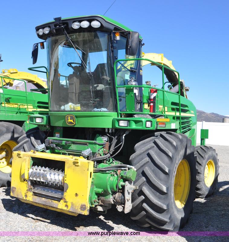 image for item F2268 2009 John Deere 7750 forage harvester