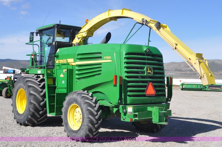 image for item F2268 2009 John Deere 7750 forage harvester