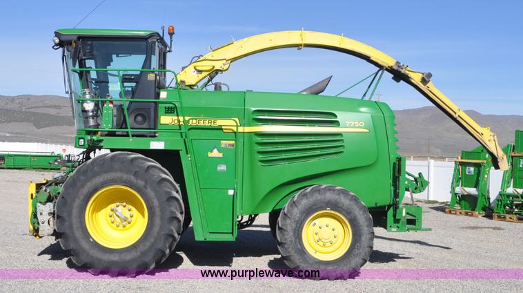 image for item F2268 2009 John Deere 7750 forage harvester