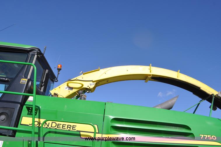 image for item F2268 2009 John Deere 7750 forage harvester