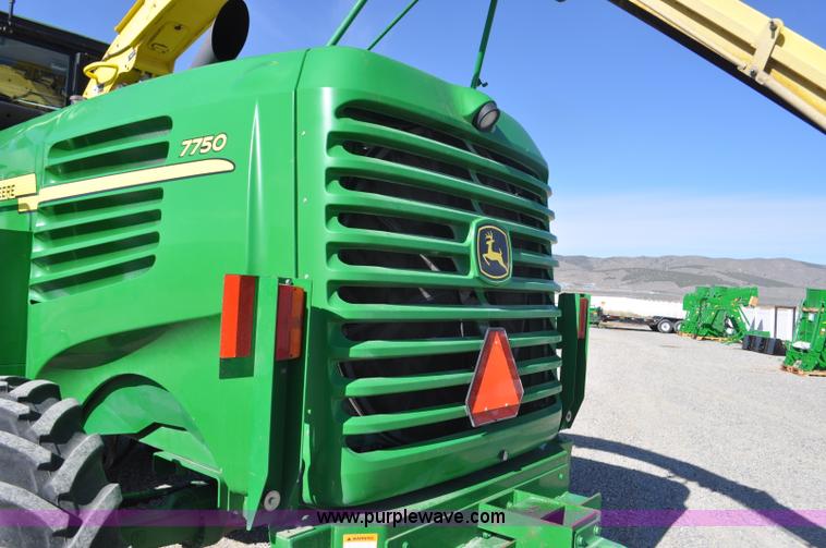 image for item F2268 2009 John Deere 7750 forage harvester
