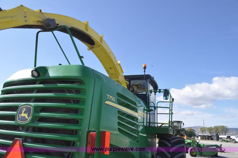 image for item F2268 2009 John Deere 7750 forage harvester
