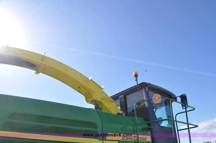 image for item F2268 2009 John Deere 7750 forage harvester