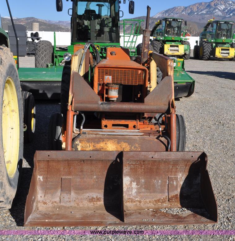 image for item F2269 Allis Chalmers 160 tractor