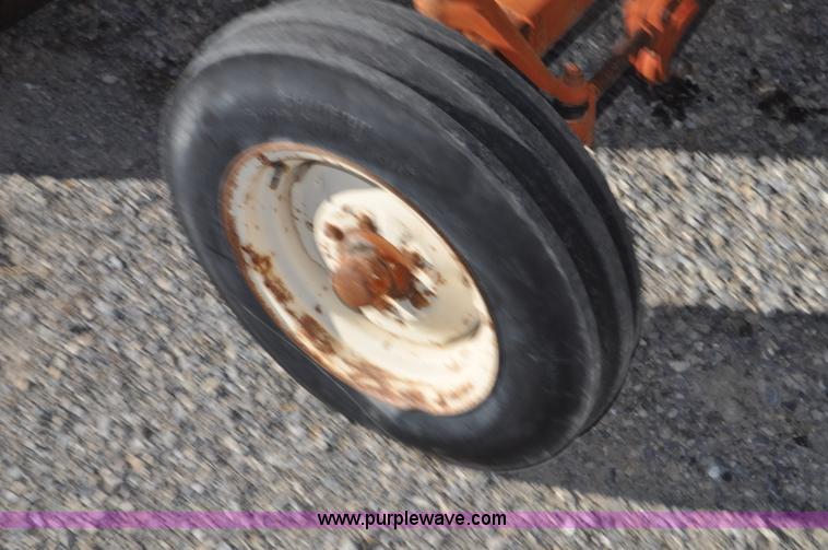 image for item F2269 Allis Chalmers 160 tractor