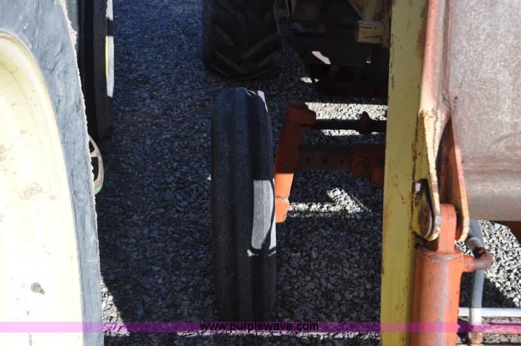 image for item F2269 Allis Chalmers 160 tractor