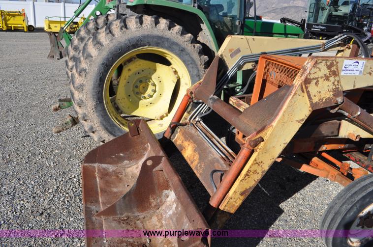 image for item F2269 Allis Chalmers 160 tractor