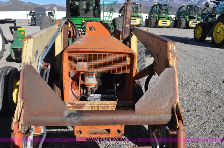 image for item F2269 Allis Chalmers 160 tractor