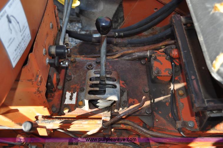 image for item F2269 Allis Chalmers 160 tractor