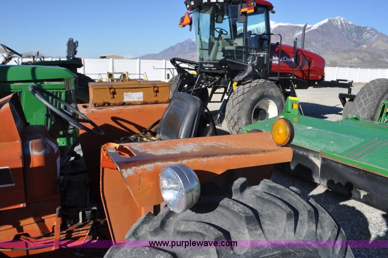 image for item F2269 Allis Chalmers 160 tractor