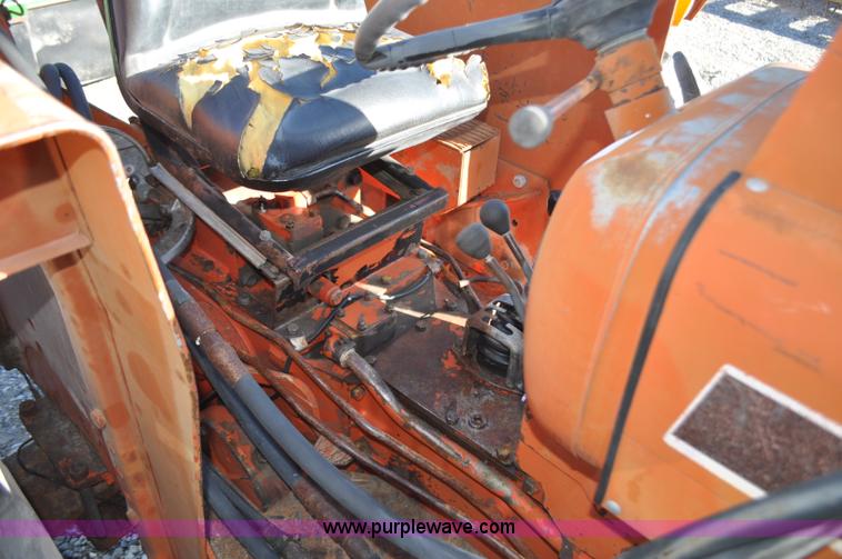 image for item F2269 Allis Chalmers 160 tractor