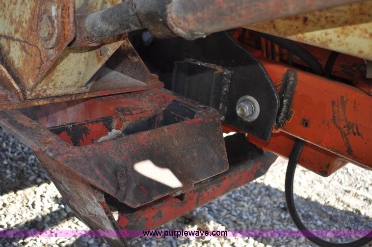 image for item F2269 Allis Chalmers 160 tractor